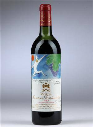 Rødvin. 1 flaske Chateau Mouton Rothschild 1982, Pauillac