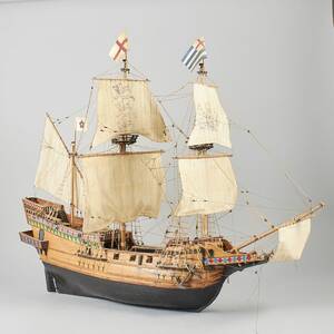 Modellskepp, längd 104 cm