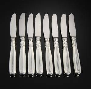 Horsens Sølvvarefabrik. Lotus frokostknive med skafter af sølv 8