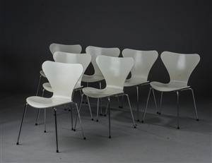 Arne Jacobsen. Syv stole, model 3107 7