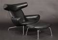 Hans J. Wegner. Lænestol og skammel, model Ox-Chair, EJ 100. 2