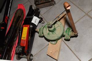 Garagedomkraft och pump