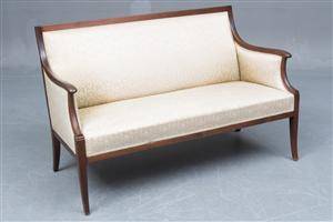 Frits Henningsen, To pers. sofa i mahogni.