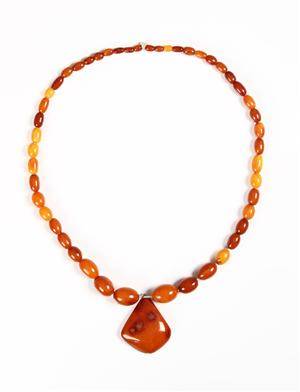 Halskæde, ovale ravperler, ca. 59 gram