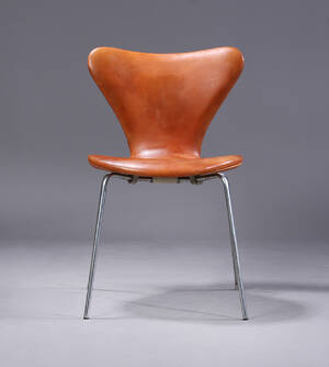Arne Jacobsen. Stol, Syveren, model 3107, læder