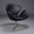 Arne Jacobsen. Svanen. Lænestol, profileret fod