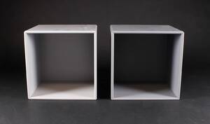 Peter J. Lassen. To Montana moduler model 6161 dybde 30 cm