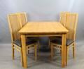 Matgrupp i ek 5 delar, bord och stolar 4 st