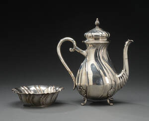Kaffekande samt skål af sølv. 2
