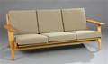 Hans J. Wegner. tre-pers sofa model 2903, eg