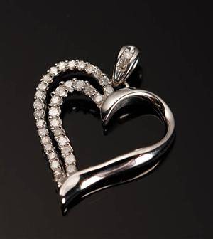 Vedhæng, 9 kt, med 0.25 ct