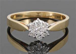 Ring in 18k set with brilliant cut diamond 0.35 ct