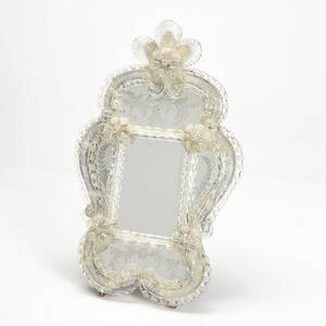 Spegel i venetiansk stil