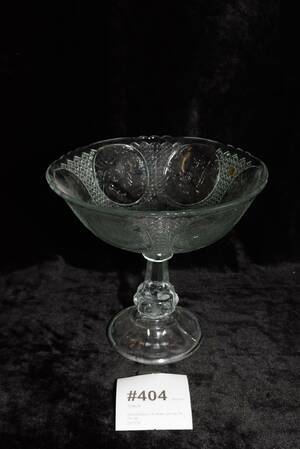 Glasskål på fot, diam 24 cm, H 23 cm