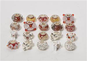 20 Beads  Charms - Charlotte Borgen - Rød