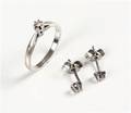 Solitaire ring samt ørestikkere, 14 kt. hvidguld, brillanter 2