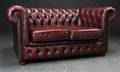 Sofa, to pers. i Chesterfield stil 
