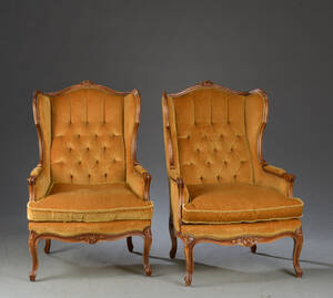 Et par øreklapstole i rokokostil 2