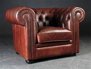 Chesterfield. Hesteskoformet lænestol