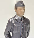 BG. Figur i form af pilot nr. 2445, samt diverse figurer og en vase4