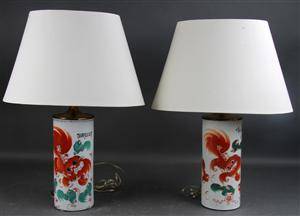 Et par kinesiske bordlamper af porcelæn 