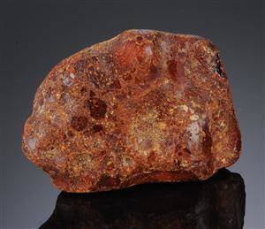 Upoleret rav-kopalklump, vægt 54 gr.