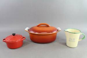 Stekgryta, gratängform och emaljerat mått