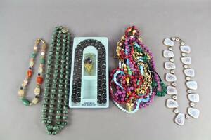 Diverse halsband
