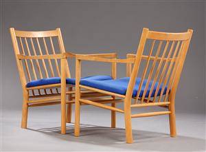 Erik Ole Jørgensen. Par lænestole af bøg med blåt uldstof 2