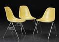 Charles Eames. Tre skalstole, glasfiber, model DSS 3