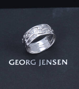 Georg Jensen, Fusion ring af hvidguld 18 kt. med brillanter.