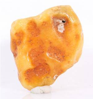 Ravklump. Dansk rav. Vægt 62 g.