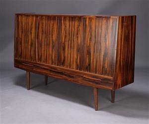 Dansk møbelproducent. Høj skænk, palisander 