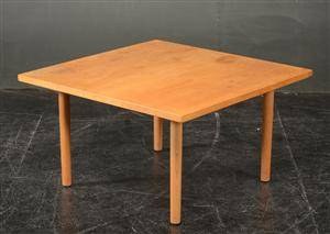 H.J. Wegner Sofabord af eg, Andreas Tuck
