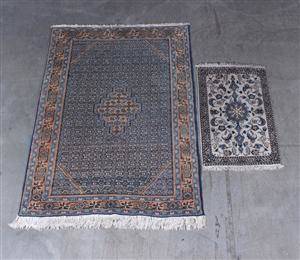 Persiske tæpper. 88 x 54, 163 x 117 cm. 2 