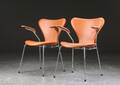 Arne Jacobsen. Par syverstole model 3207, cognacfarvet læder 2 