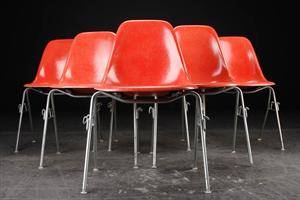 Charles Eames. Seks skalstole, glasfiber, model DSS 6