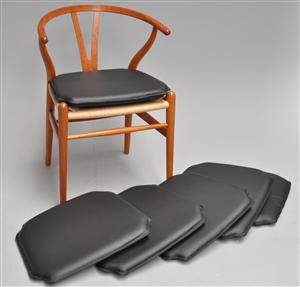 Seks hynder til Wegner´s Ystol. Sort læder. 6 