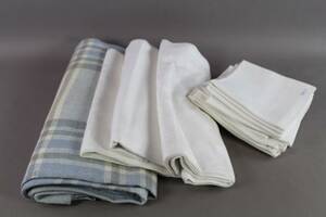 Linnedukar 4 st och servetter 15 st