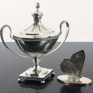 SOCKERSKÅL samt SERVETTHÅLLARE, vitmetall