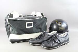 Bowlingväska med klot och skor