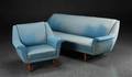 Tre-pers. sofa samt lænestol, dansk møbelproducent  