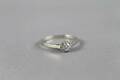 Ring i vitt guld 18 k med diamant 0,16 ct