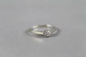 Ring i vitt guld 18 k med diamant 0,16 ct