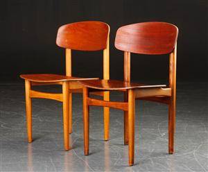 Børge Mogensen. To stole model 122, bøg og teak 2
