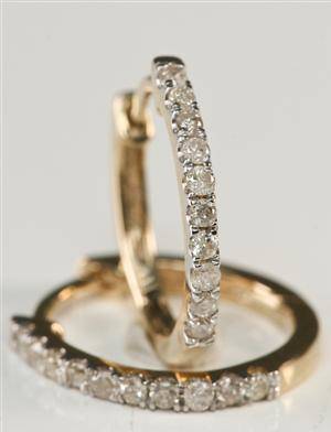 Øreringe af guld med diamanter, et par 2
