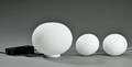 Jasper Morrison født 1959. Tre Flos Glo-Ball S pendler. 3