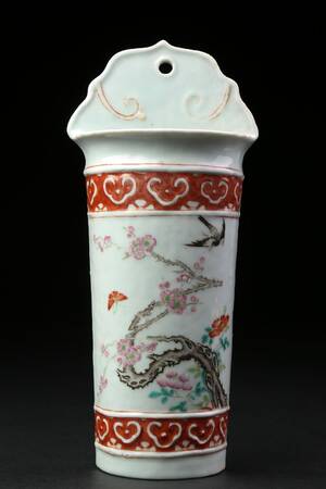 Vægvase af porcelæn, Kina, 1800-tallet 
