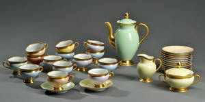 Kjøbenhavns Porcellainsmaleri moccastel i pastelfaver m. guldkant 1713