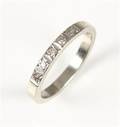 Alliancering af 14 kt, hvidguld med brillanter